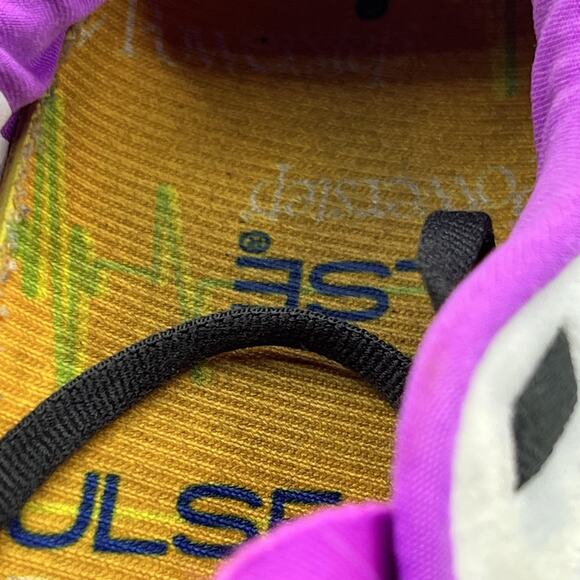 New Balance FuelCell Rebel v3 Shoes Women Size 9.5 White Purple Running Sneakers - Picture 9 of 10